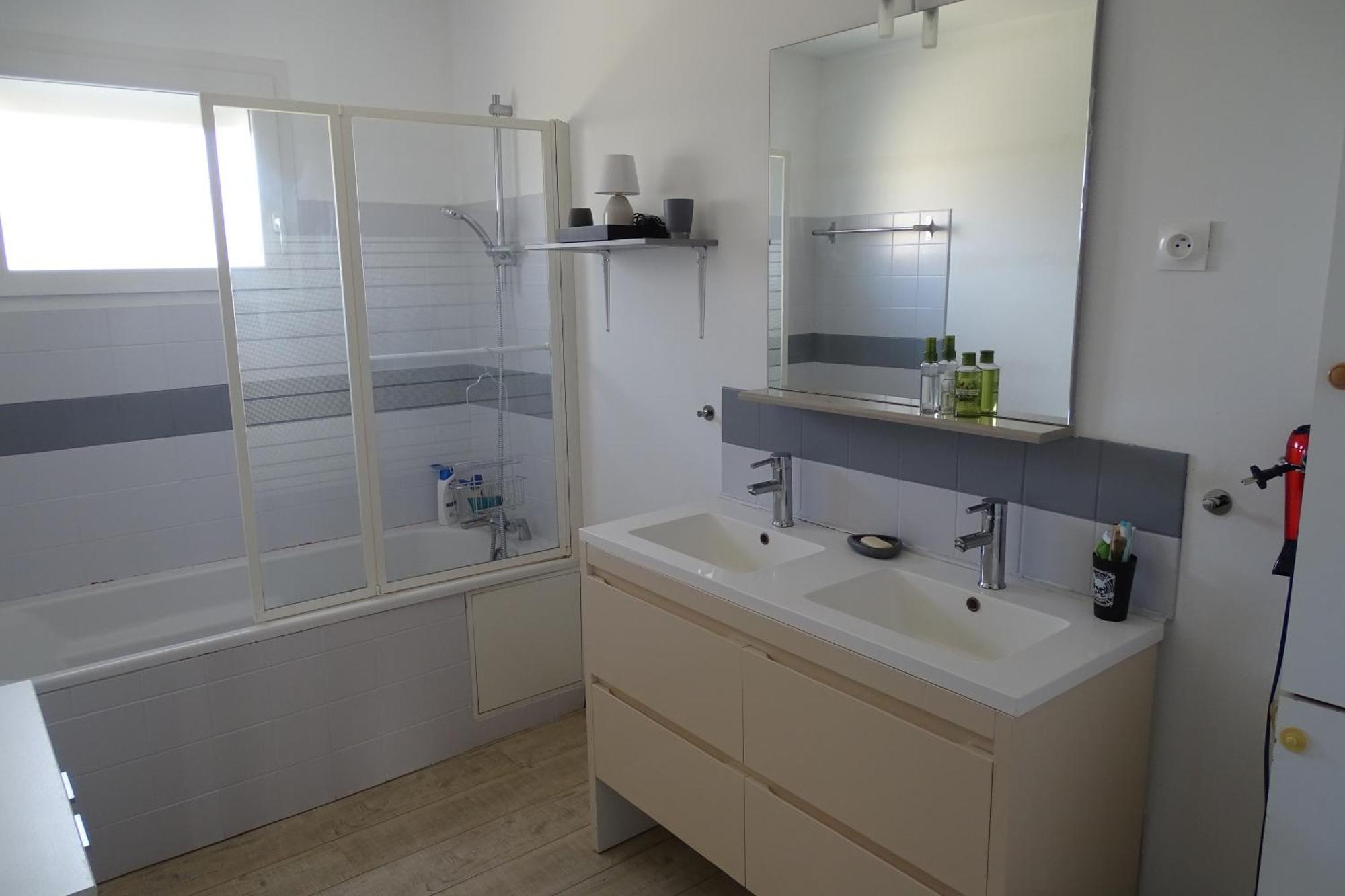 Villa Familiale Avec Piscine, Jardin A 10 Mn D'Uzes Flaux Ngoại thất bức ảnh