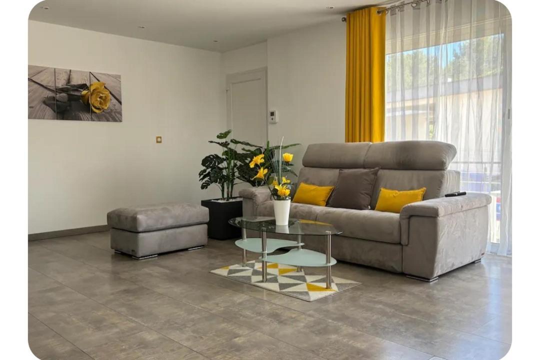 Villa Familiale Avec Piscine, Jardin A 10 Mn D'Uzes Flaux Ngoại thất bức ảnh